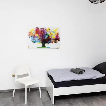Cosyhomes24 - Spacious Apartment With Top-Traffic Connection - Re01 Apartment *