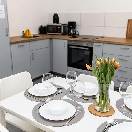 Cosyhomes24 - Spacious Apartment With Top-Traffic Connection - Re01 Apartment *