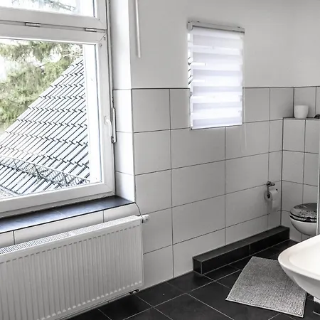 Cosyhomes24 - Spacious Apartment With Top-Traffic Connection - Re01 Apartment